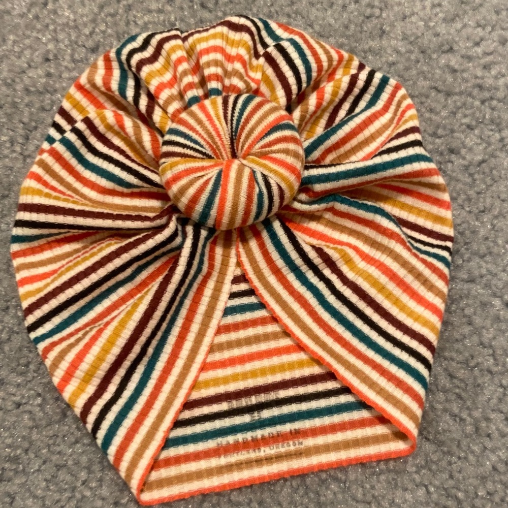 Bunny knot. Striped size S.